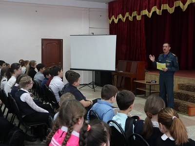 Мероприятие по безопасности поведения вблизи водоемов и на льду