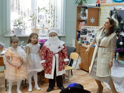 Празднование Нового года «Новогодние забавы»
