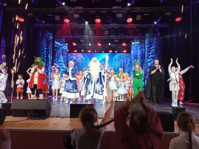 В гостях на Дне рождения у Деда Мороза